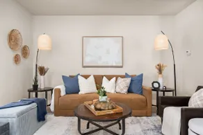 Downtown Lodi l 5 Bedrooms Sleeps 10 l Charming - Image 2