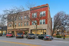 3 Bedroom Apartment | Waukegan Downtown Views - Image 2