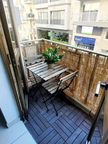 New&Cosy Apartment with Balcony - Image 3