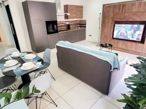 New&Cosy Apartment with Balcony - Image 5