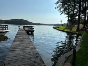 Lake Cottage - Image 3
