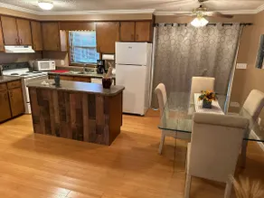 Lake Cottage - Image 4