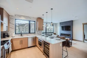 Luxury Riverfront Resort Ski In/Out Sleeps 6 Deals - Image 3