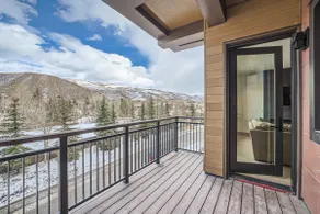 Luxury Riverfront Resort Ski In/Out Sleeps 6 Deals - Image 4
