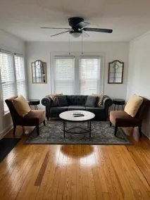 Entire House in town with charm and convenience. - Image 2