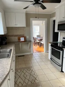 Entire House in town with charm and convenience. - Image 4