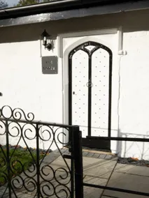 Quiet, cosy, charismatic w/large secure garden - Image 3