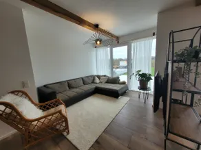 Vacation rental with a lake view - Image 4