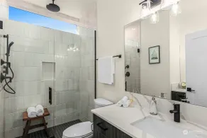 New Seattle Townhome with Lake View and Parking - Image 5