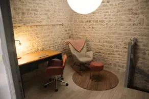 Nice townhouse with workspaces - Image 2
