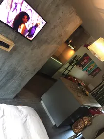 Loft-style apartment - Image 2