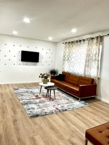 New Modern Ranch Close to it All - Image 2
