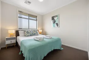 The Charming Living 3BR Townhouse Perfect Vacation - Image 3