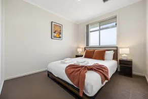 The Charming Living 3BR Townhouse Perfect Vacation - Image 2