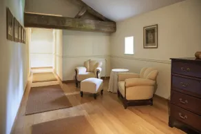 Large guest house - Image 5