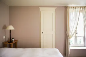 Large guest house - Image 2