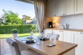 Summer House, Bright and Fresh - Image 3