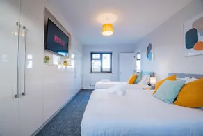 Central Galway House - Private Parking - Sleeps 7 - Image 3