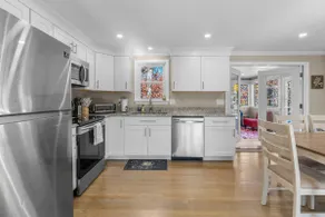 Cozy 3 bedroom cottage — walk to beach & downtown Hyannis - Image 5