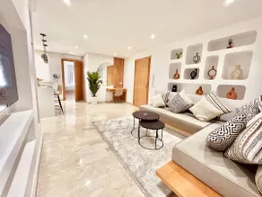 Urban elegance in the heart of the city - Image 2