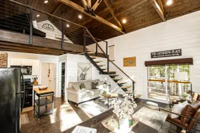 Luxury Lakefront Cabin - Image 3