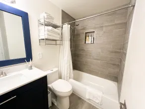 Fully renovated home on Front St @ Issaquah - Image 3
