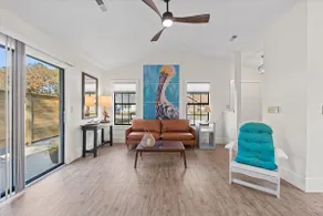 Pelican: Pet friendly. Clean, Quiet, Comfortable. - Image 2