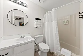 Pelican: Pet friendly. Clean, Quiet, Comfortable. - Image 5