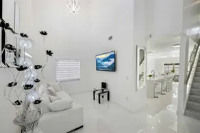Spectacular, spacious,completely modern, 4/3 home - Image 3