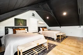 Beautiful Lakefront Cabin - Image 5