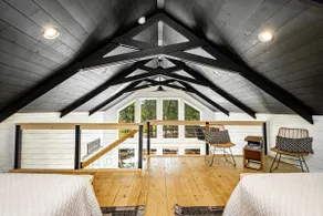Beautiful Lakefront Cabin - Image 2