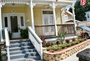 Inviting 2/2 BR - Walk to Town - Image 2