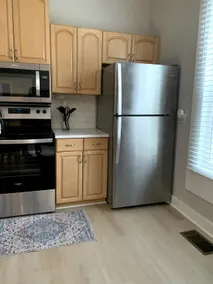 Inviting 2/2 BR - Walk to Town - Image 5