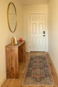 Cozy Crosbie House in the Heart of Downtown - Image 3
