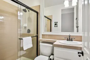Private Luxury Suite - Image 3