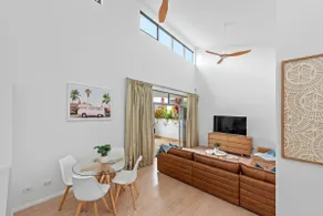 Hidden Oasis 2Bed-2Bath-1Car - 5 mins to CBD - Image 3