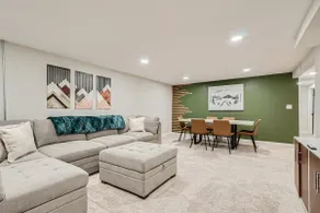 Winter Getaway! - Spacious/HOT TUB/BBQ/Central - Image 2