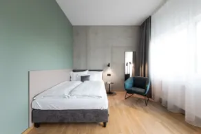Apartment S - Queen bed and balcony - Image 3