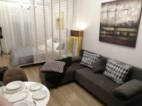 Central suite on Clock Square D1 - Image 2