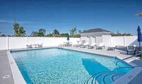 Harbor Shores Luxury Waterfront with Pool - Image 5