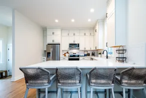 Harbor Shores Luxury Waterfront with Pool - Image 3