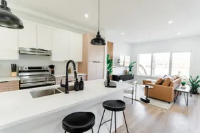 *Cozy & Spacious | Free Parking | 15 min Downtown* - Image 2