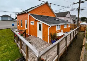 Beach Break Bungalow w/Bay & Ocean Views and Tub - Image 2