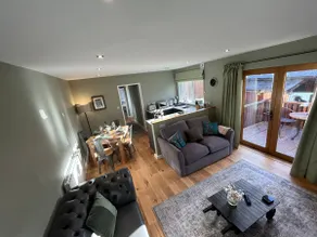 Cosy Modern Flat with Great Networking - Image 2