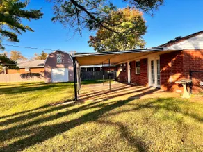 Cozy 3BR2BA Entire Place Comfort - Image 2