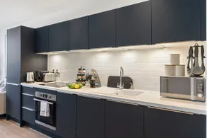 Cosmopolitan Living: Upscale 1BR Gem in Beckenham - Image 5