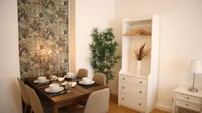 Charming, modern & spacious Apartment - Image 5