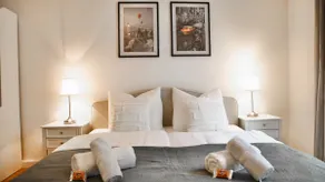 Charming, modern & spacious Apartment - Image 2