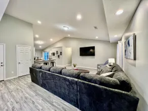 New Pet Friendly Home in Middletown Minutes to I75 - Image 2