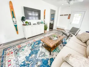 Cozy, updated 3bd home in Holderness-Squam Lake- walk to town-AC! - Image 4